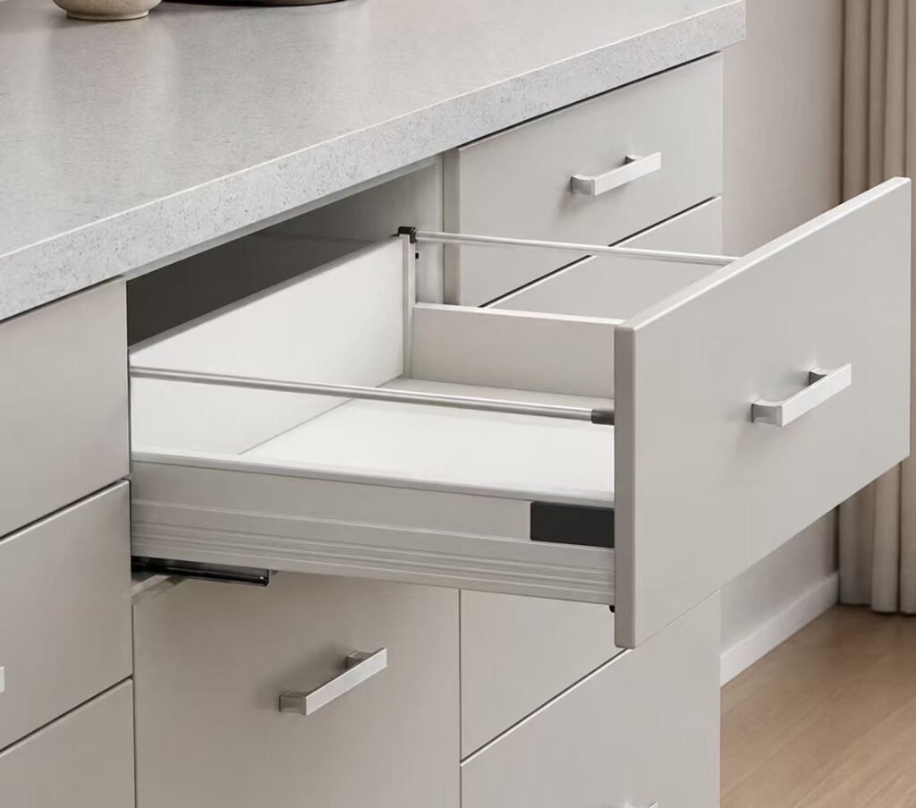 Heavy duty drawer slides for storage drawer